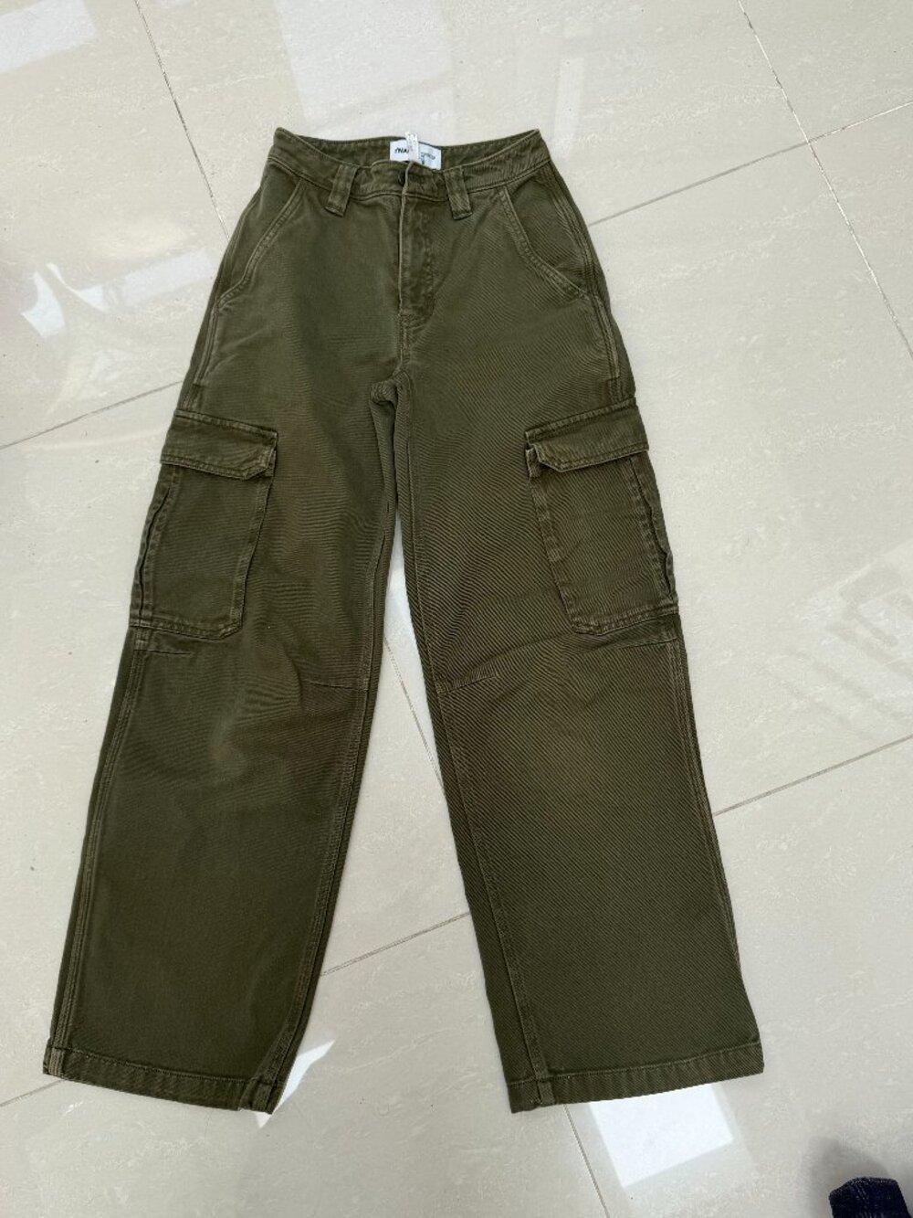 Women's Aritzia Cargo Jeans